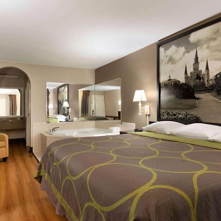 Super 8 By Wyndham Lake Charles Northeast Buitenkant foto