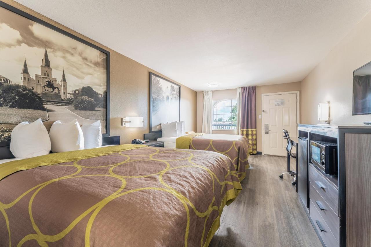 Super 8 By Wyndham Lake Charles Northeast Buitenkant foto