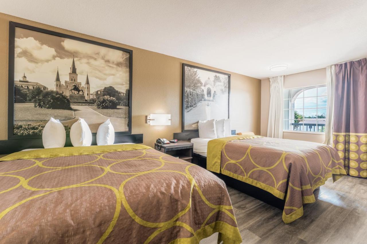 Super 8 By Wyndham Lake Charles Northeast Buitenkant foto