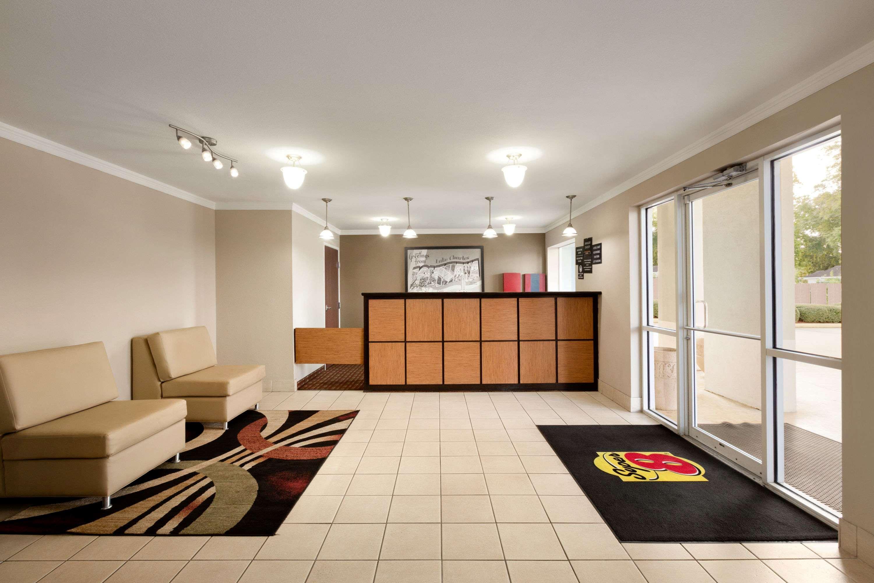 Super 8 By Wyndham Lake Charles Northeast Buitenkant foto
