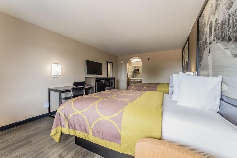 Super 8 By Wyndham Lake Charles Northeast Buitenkant foto