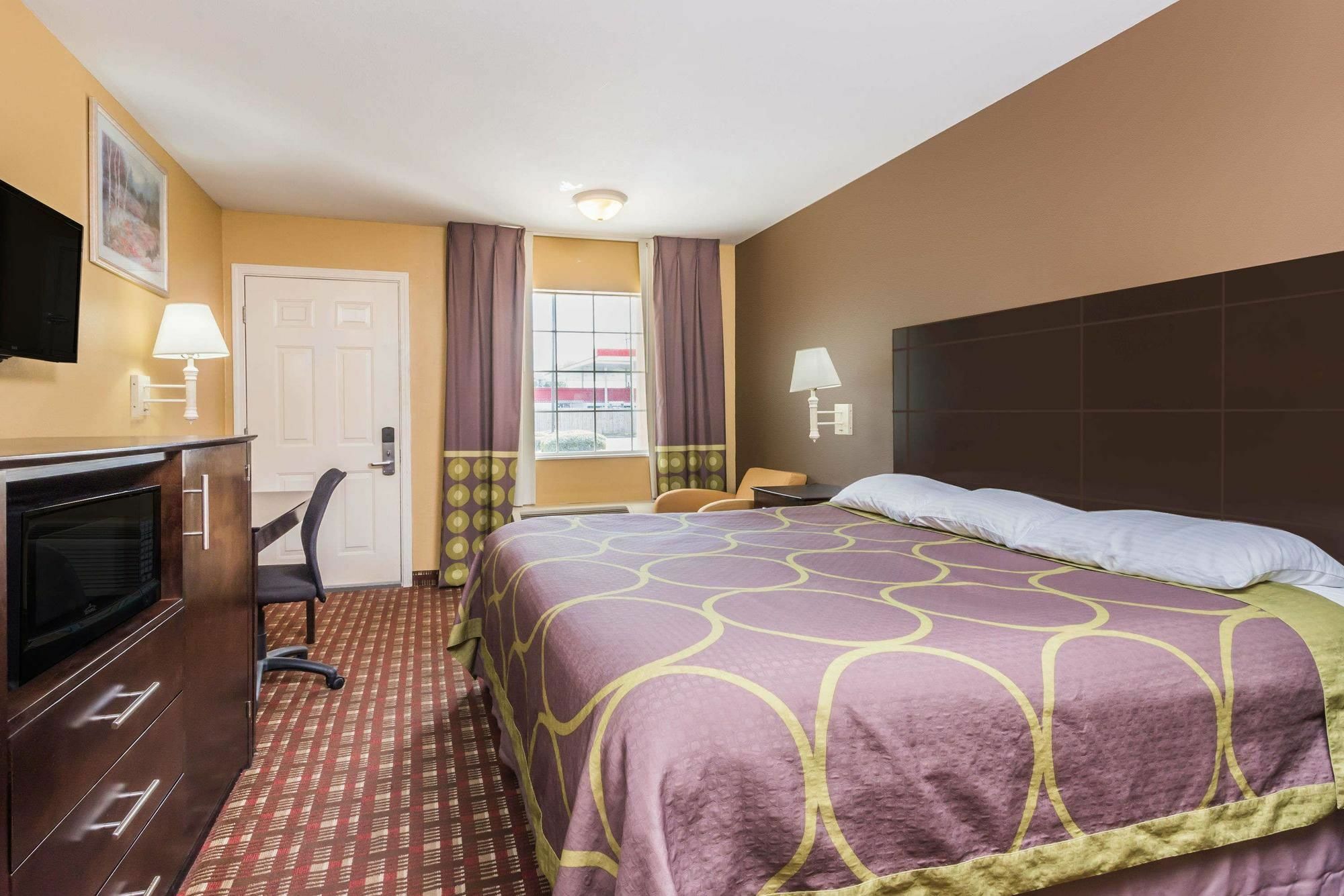 Super 8 By Wyndham Lake Charles Northeast Buitenkant foto